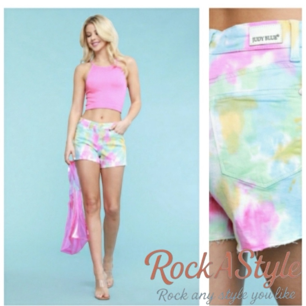 Judy Blue NWT Women’s Rainbow Tie Dye Comfy Stretch Frayed Shorts sz L/9-30W.